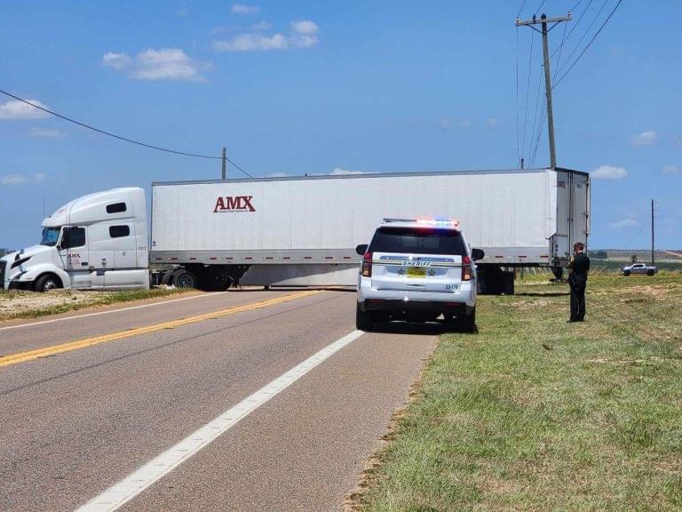 Semi Blocking Scenic Hwy/SR 17 In Frostproof