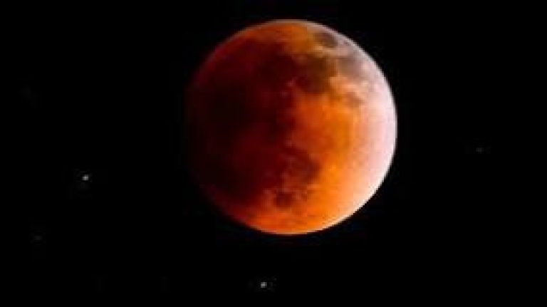 Total Lunar Eclipse Tonight May Be Visible, Depending on Cloud Cover