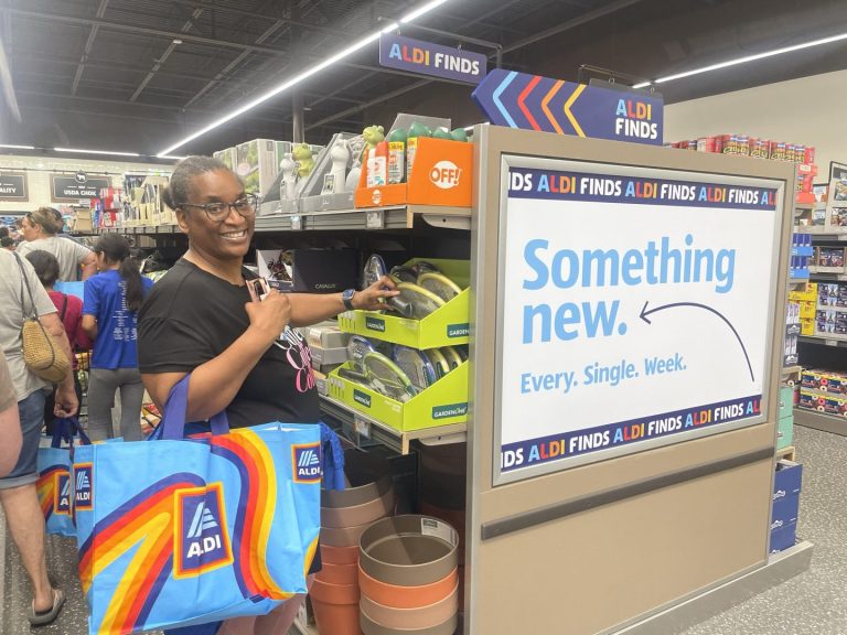 Second Lake Wales Aldi Opens to Crowds; Touts New Design