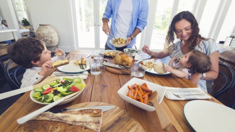 How Eating Together Can Benefit Your Family