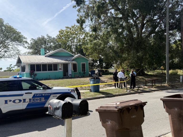 FATAL STABBING IN LAKE WALES — SUSPECT AT LARGE