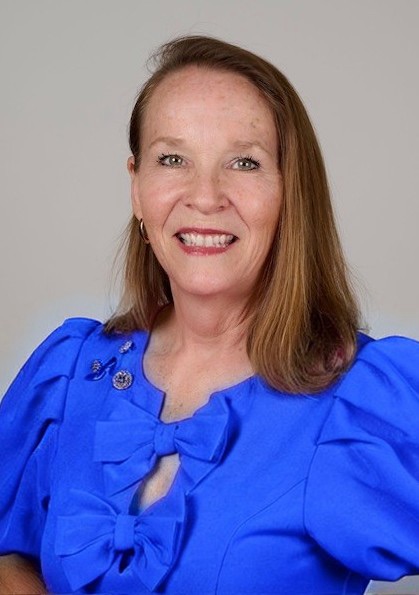 Lake Wales businesswoman and longtime community volunteer Terri “Awesome” Miller has announced her campaign for Seat 5 on the Lake Wales City Commission.